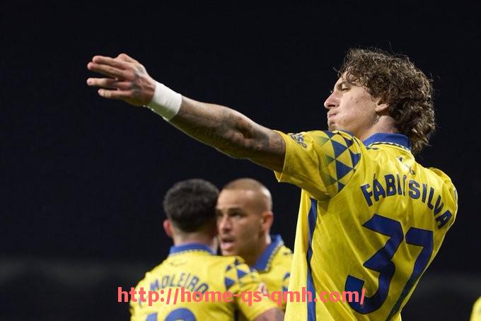 球盟会官网-世俱杯比赛用球衣透气材料的性能指标对比与排名一览